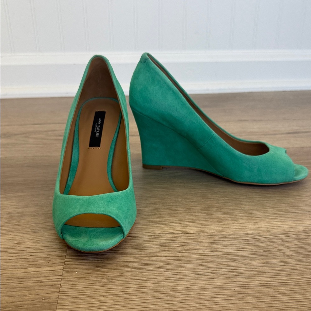 Ann Taylor Turquoise Peep Toe Wedges size 7